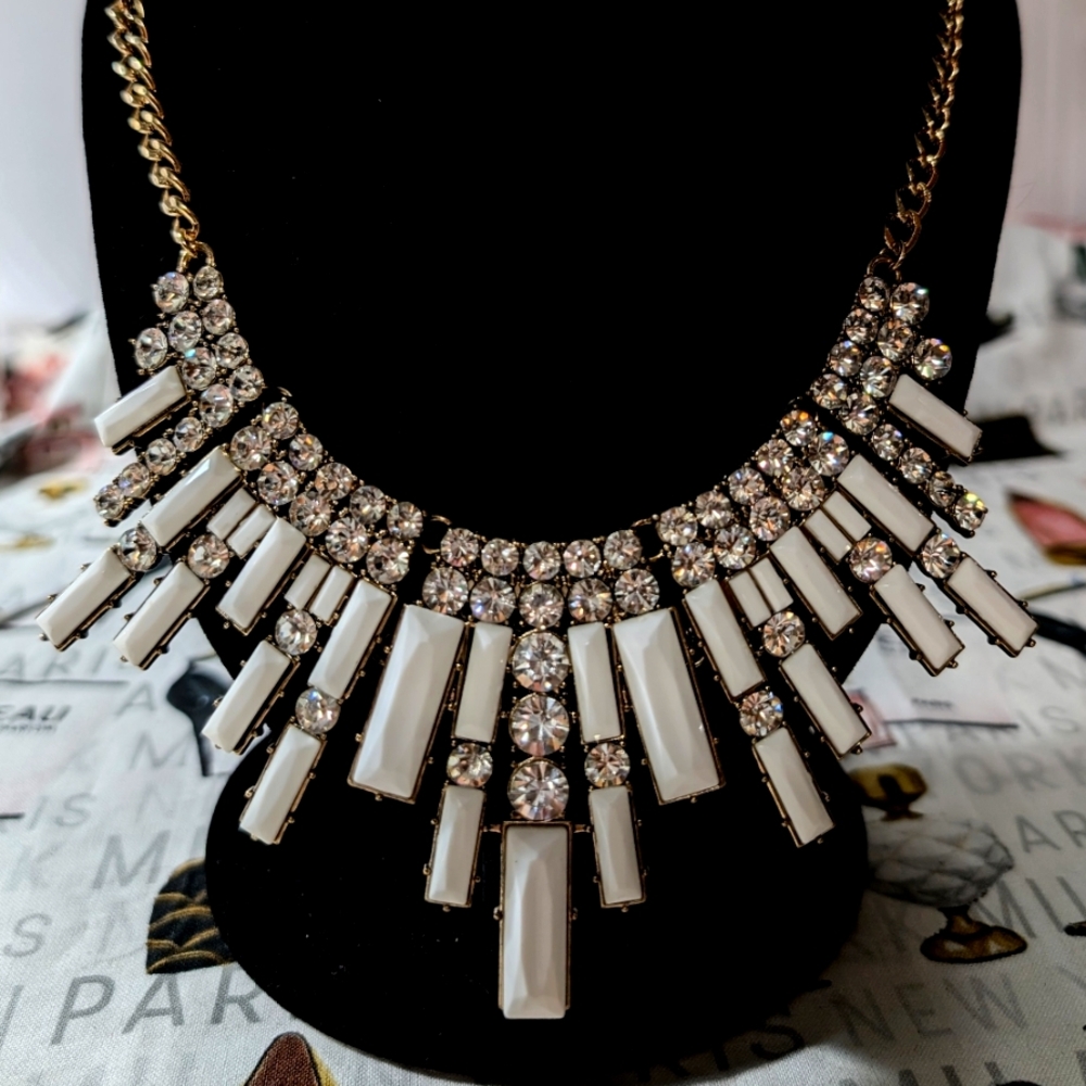 Elegant White and Silver Statement Necklace